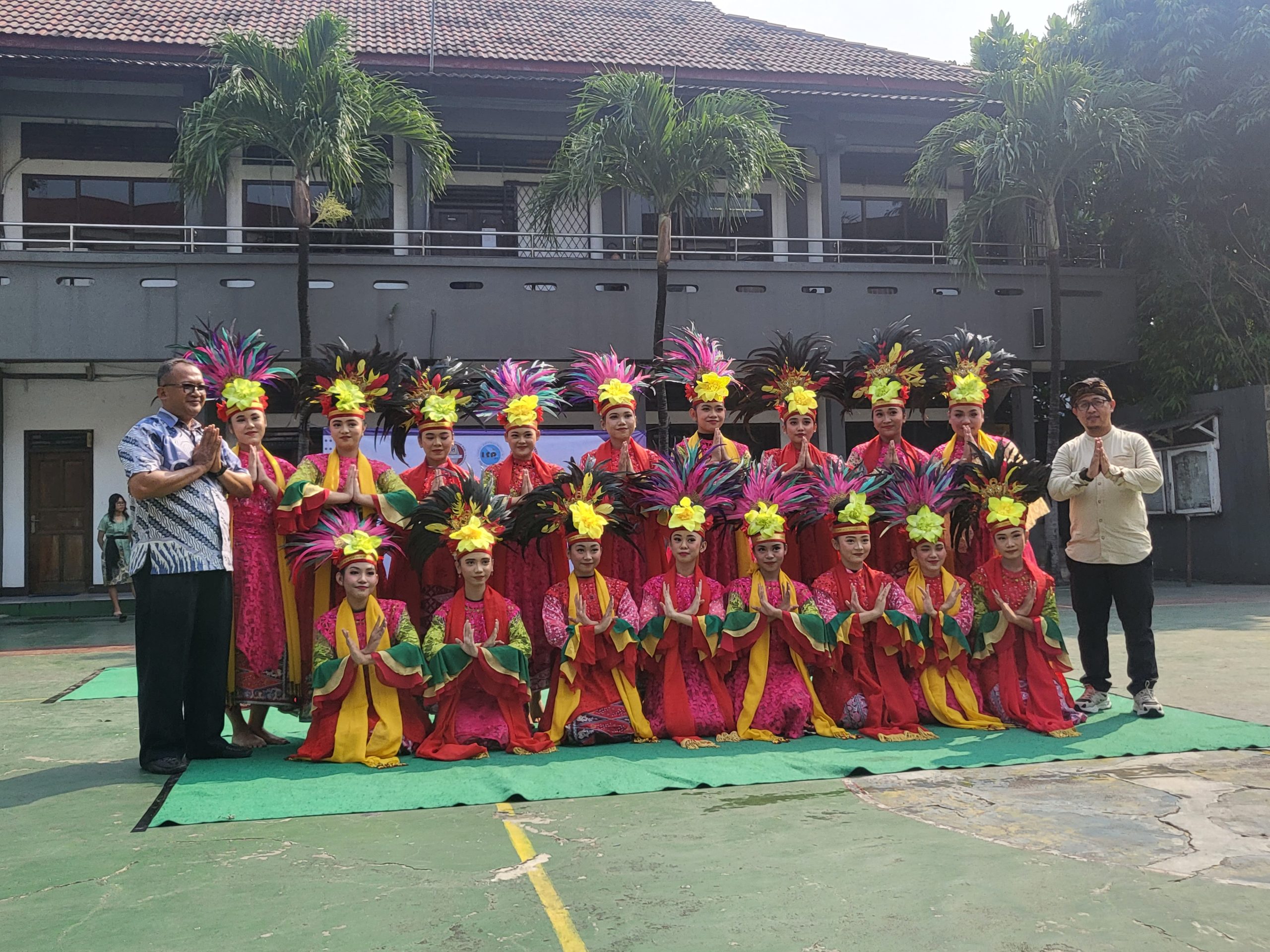 “LESTARIKAN KEBUDAYAAN LOKAL” SMK PGRI 1 TANGERANG GELAR ACARA LOKALKARYA DAN KESENIAN