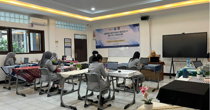SMK PGRI 1 TANGERANG LAKSANAKAN UJI KOMPETENSI LSP-P1 AKL DENGAN SISTEM DIGITAL